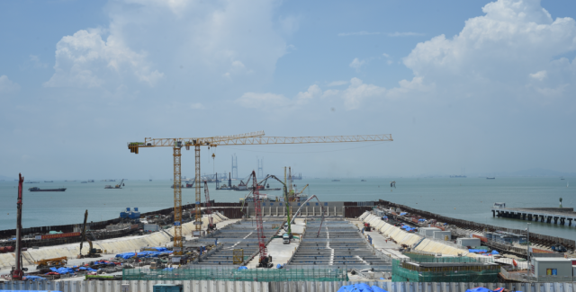 深中通道东人工岛主线堰筑段隧道建设现场。