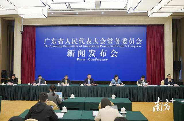 《横琴粤澳深度合作区发展促进条例》新闻发布会。张冠军 摄