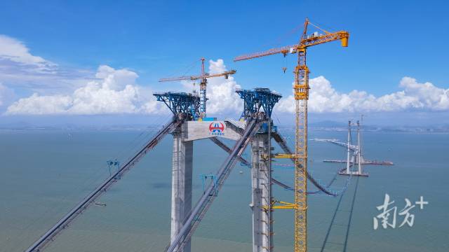此前正在建设中的伶仃洋大桥主塔。
