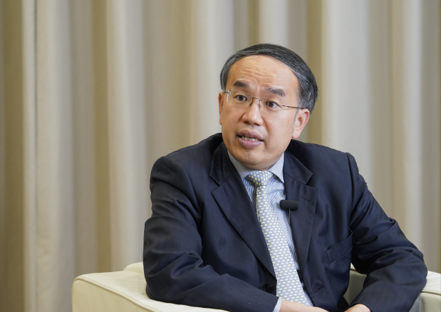 香港特区政府财经事务及库务局局长 许正宇