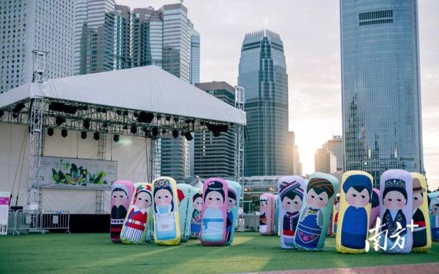 邓卓越设计的民族IP系列在香港展出。