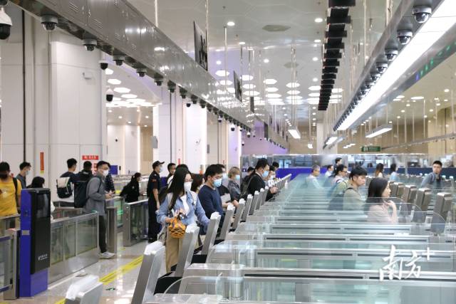横琴口岸旅检大厅。 