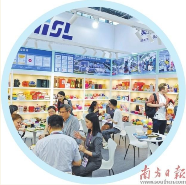 惠州市的企业参加广交会。