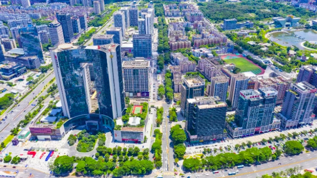 南城正加快建设智慧城市，打造特色金融集聚区。