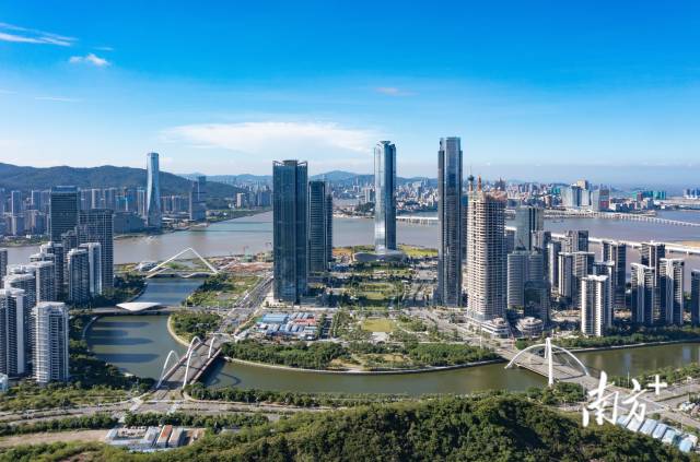 横琴是一块营商环境一流、产业抱团集聚的旺地。 