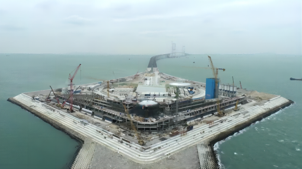 深中通道西人工岛建设现场。