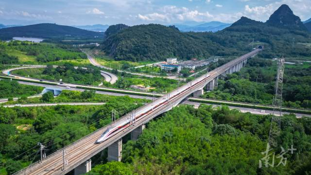 同比增72.4%！上半年广深港高铁累计发送跨境旅客758.7万人次