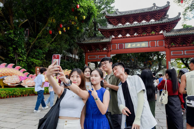 7月23日，由广东省文化和旅游厅、香港特区政府民政及青年事务局、澳门特区政府教育及青年发展局共同主办，惠州市文化广电旅游体育局承办的“2024年粤港澳青年文化之旅”总结分享会在惠州举行。