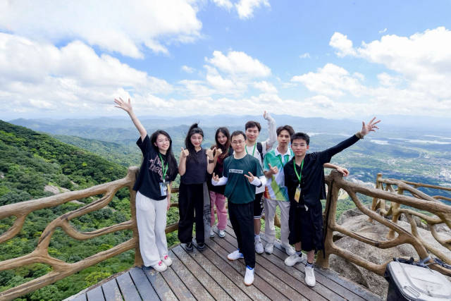 7月23日，由广东省文化和旅游厅、香港特区政府民政及青年事务局、澳门特区政府教育及青年发展局共同主办，惠州市文化广电旅游体育局承办的“2024年粤港澳青年文化之旅”总结分享会在惠州举行。