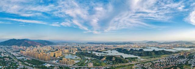 肇庆拥有较开阔的水域、平原和底衫丘陵地区，上方无重要航线经过，是低空企业的黄金选择。廖文奕 摄
