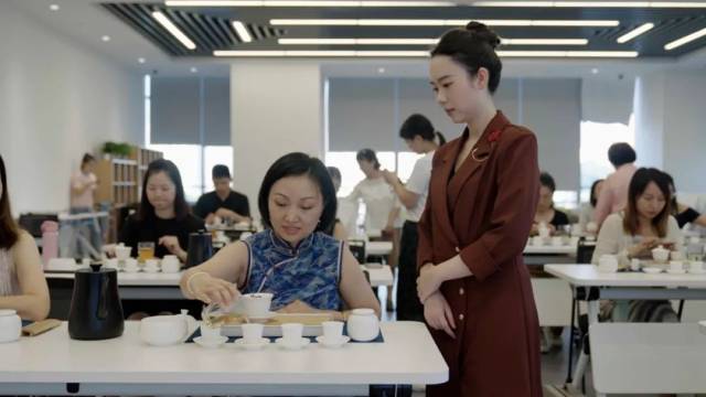 ▲邱芷澄希望通过深度参与社区实践，和这里的年轻人一起推动社区发展，共同营造一个充满创造力的社区家园