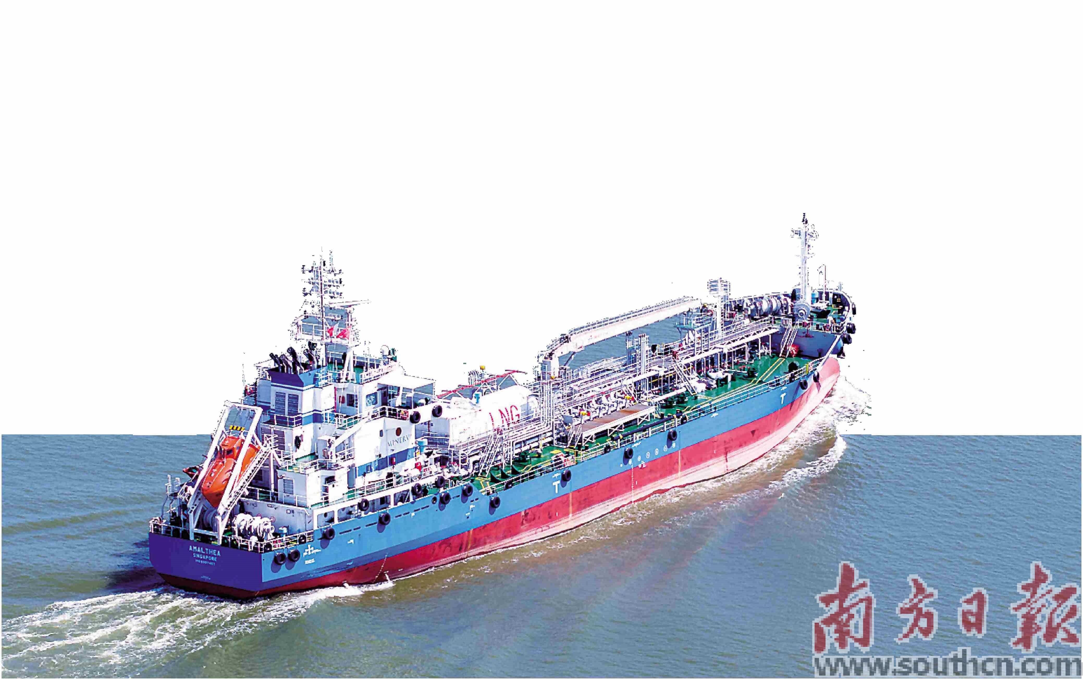 江门航通设计建造的新型绿色低碳双燃料加油船AMALTHEA轮。江门航通供图