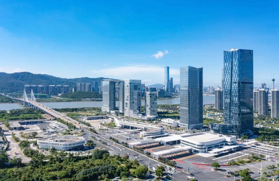 横琴粤澳深度合作区横琴大桥“二线”海关查验场。图源南方日报