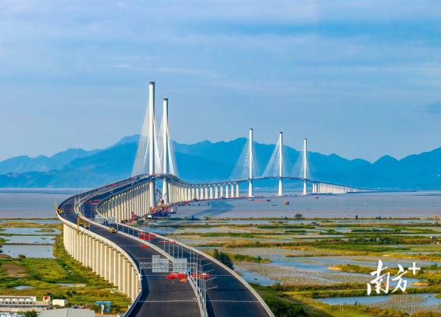 黄茅海跨海通道。