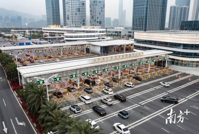 2024年3月1日零时起，横琴粤澳深度合作区正式实施分线管理封关运行。图为横琴大桥“二线”通道。南方+记者 关铭荣 摄