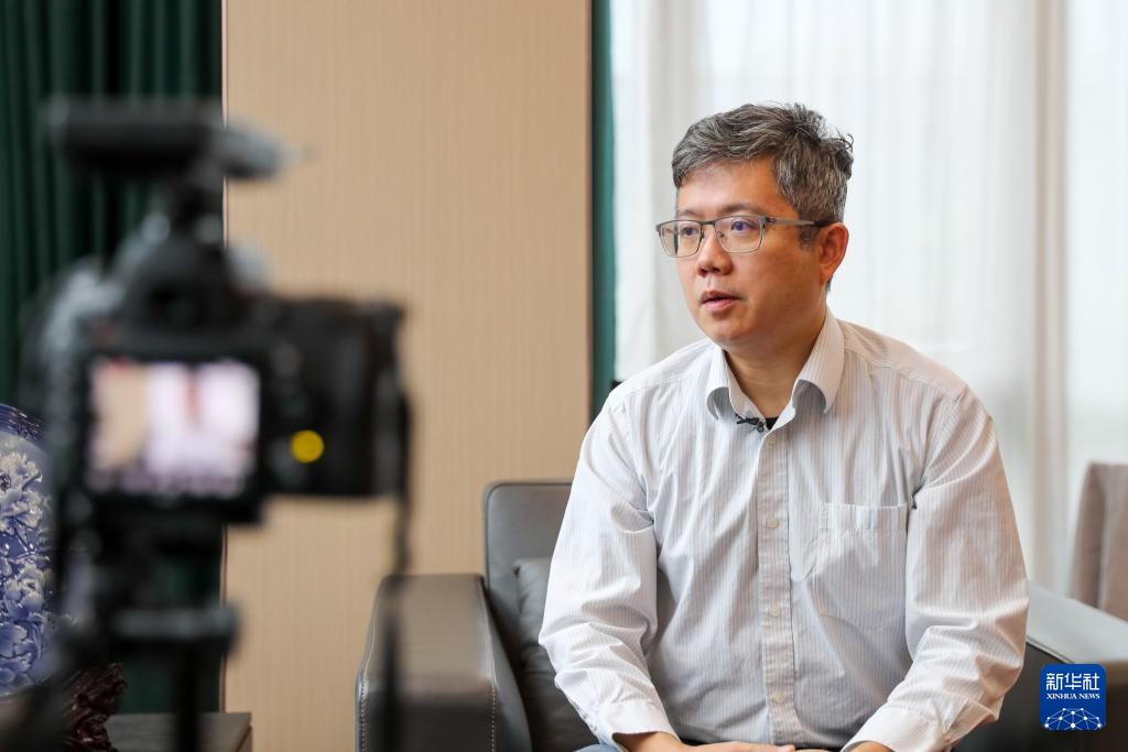 11月25日，在横琴澳门青年创业谷，纳金科技创始人雷震接受采访