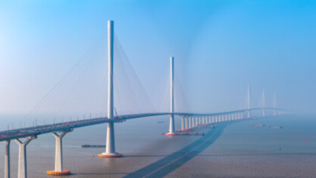 飞虹道道越蓝海！我国建成和在建跨海桥梁约100座