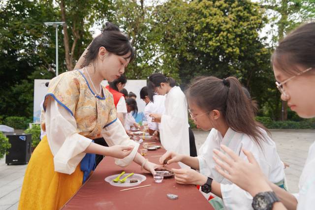 广东罗浮山景区凭借“文旅融合新画卷：非遗点亮罗浮之旅”的“文旅+非遗”模式，成功入选风景名胜区文旅融合典型案例