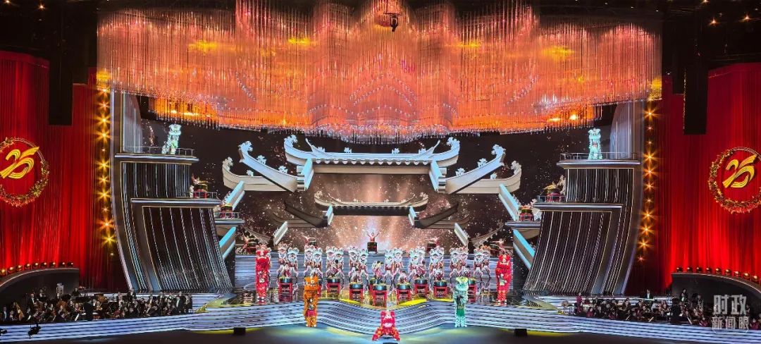 △庆祝澳门回归祖国25周年文艺晚会现场灯光璀璨，欢乐喜庆。（总台央视记者范学禹拍摄）