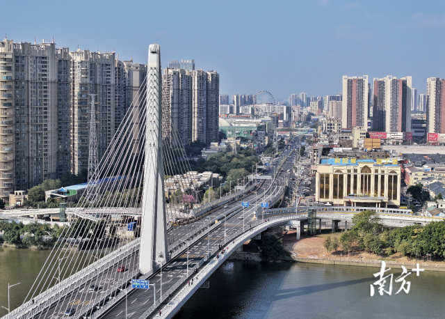 1月25日，广佛大桥系统工程（一期）主线正式通车试运行。
