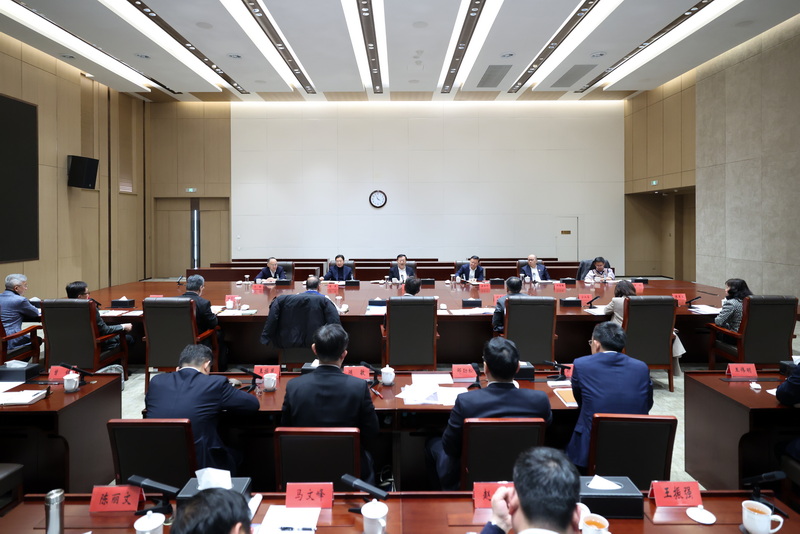 夏宝龙在前海主持召开座谈会