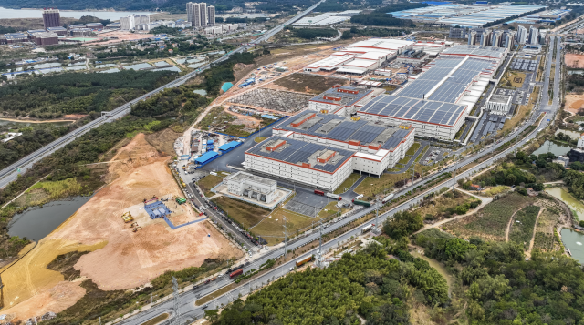 肇庆高新区举行2025年第一季度产业项目集中签约、动工、投产仪式。王振宇 摄 肇庆高新区举行2025年第一季度产业项目集中签约、动工、投产仪式。王振宇 摄