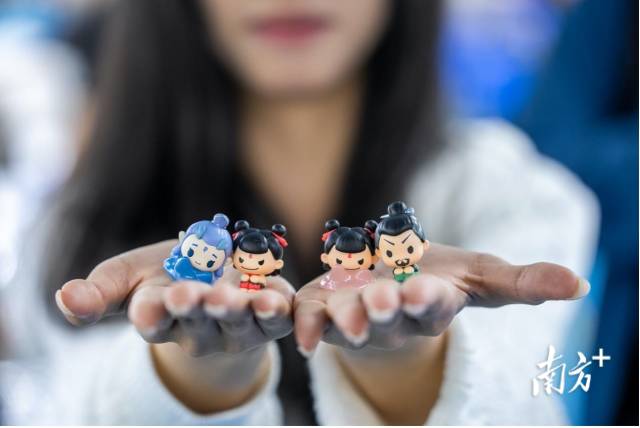 “排排坐mini系列”。