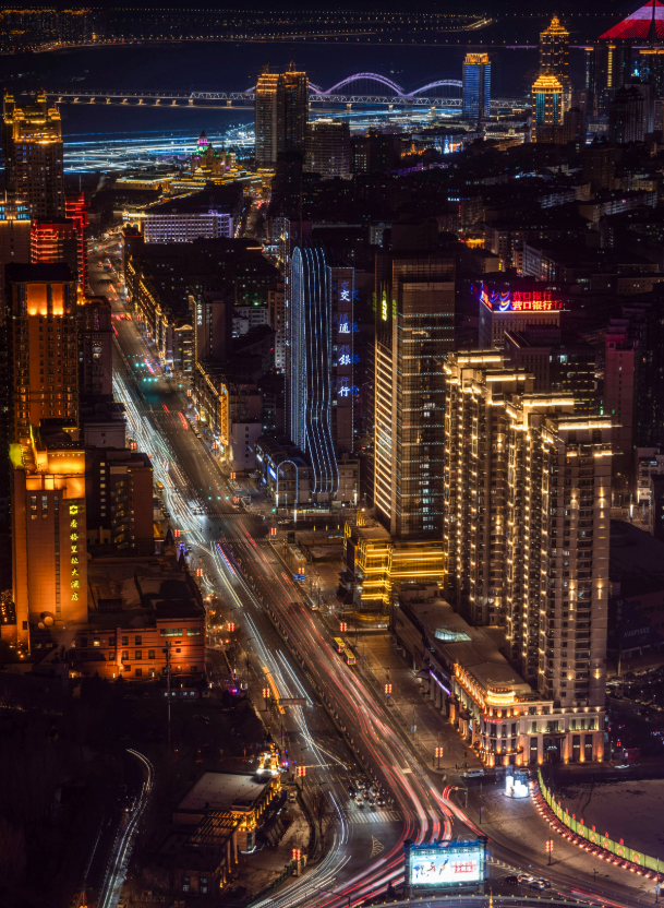 办赛期间的哈尔滨夜景。新华社发