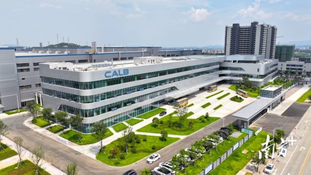 中创新航江门生产基地。 南方+ 杨兴乐 摄