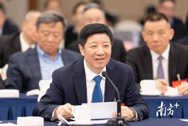 国人大代表、中国社会科学院经济研究所所长李雪松：加快培育数字经济专精特新企业