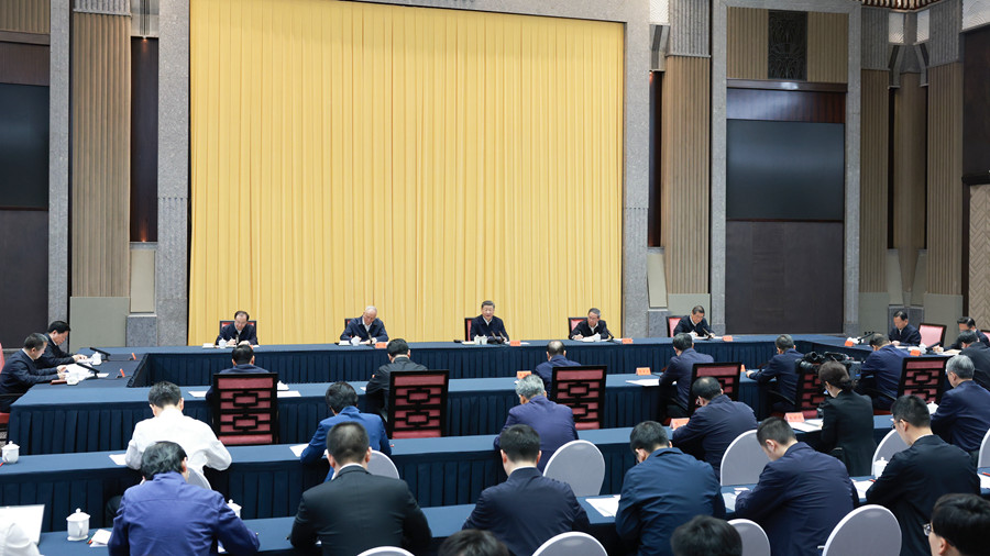 4月30日上午，中共中央总书记、国家主席、中央军委主席习近平在上海主持召开部分省区市“十五五”时期经济社会发展座谈会并发表重要讲话。新华社记者 王晔 摄