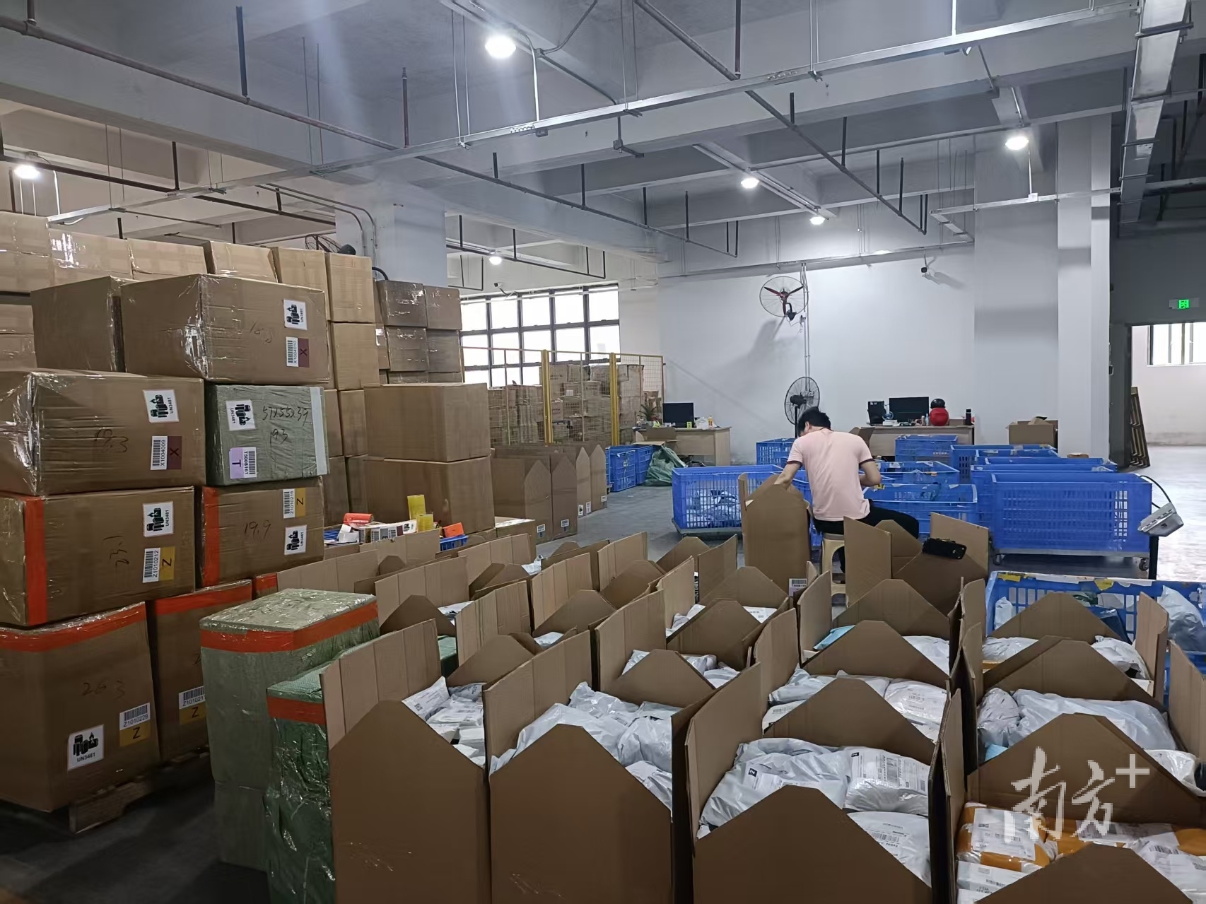  一代物流仓库。受访者供图