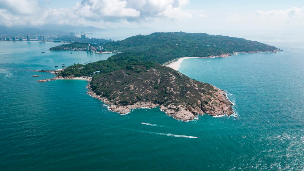 这是无人机拍摄的广东惠州海龟湾。新华社记者 李嘉乐 摄
